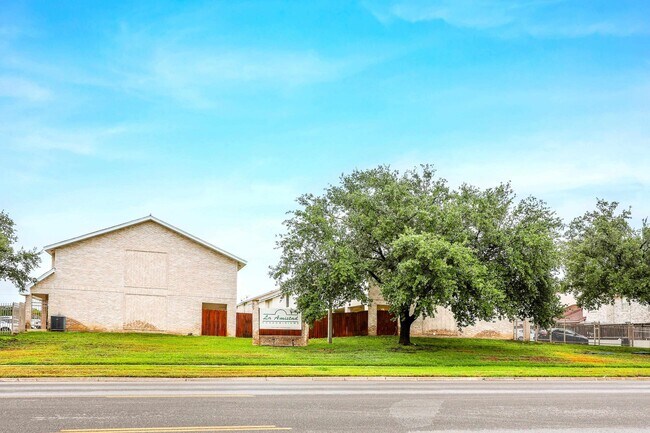 Building Photo - 8911 McPherson Rd