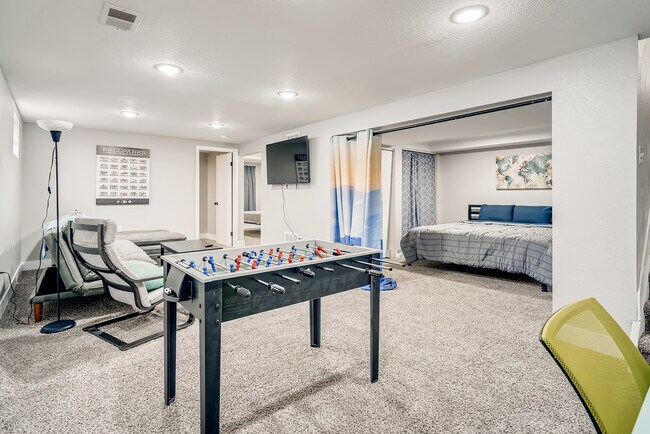 Building Photo - 3110 Mowry Pl