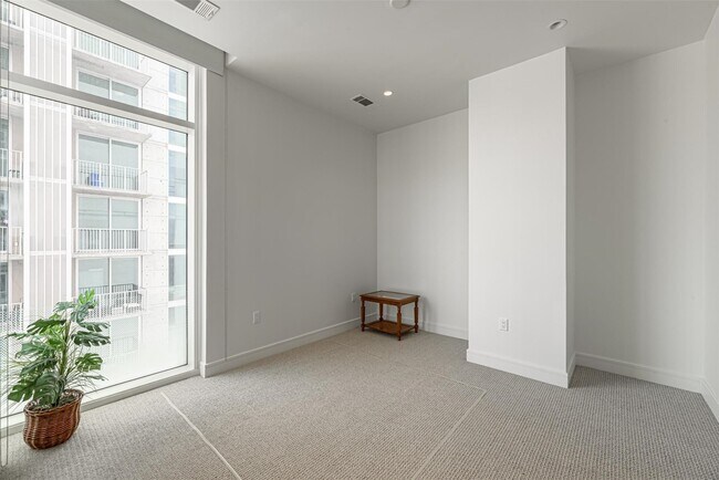 Building Photo - 4521 San Felipe St