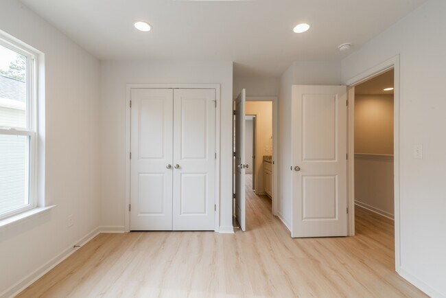 Building Photo - 2719 Capitol Dr