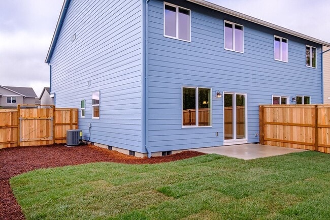 Building Photo - 270-272 Gwinn Street E