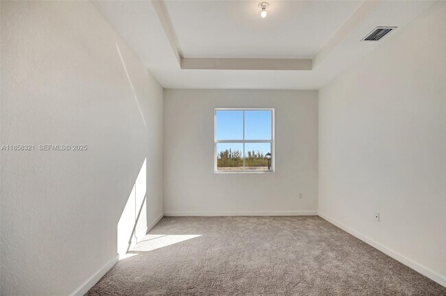 Building Photo - 2546 SE 29th St