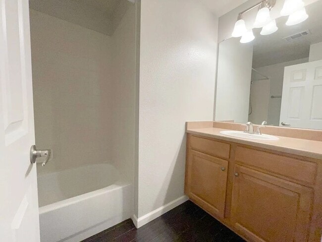 Building Photo - Spacious 2 Bed, 2 Bath + Office Townhome with Attached Garage | Broadlands Community
