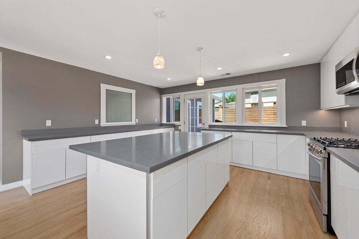 Kitchen - 944 Bruno St