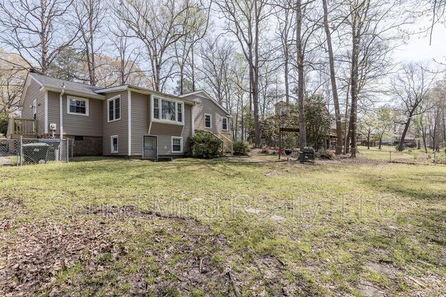 Building Photo - 409 Foxhall Dr