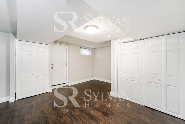 Building Photo - Enjoy living the good life in this 3 bedro...