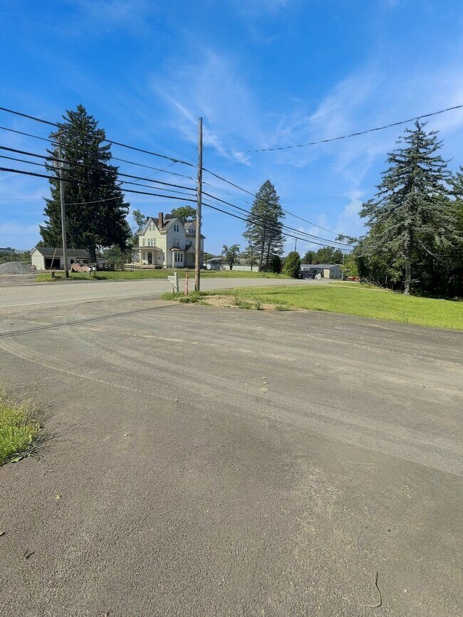 Building Photo - 7906 Steubenville Pike