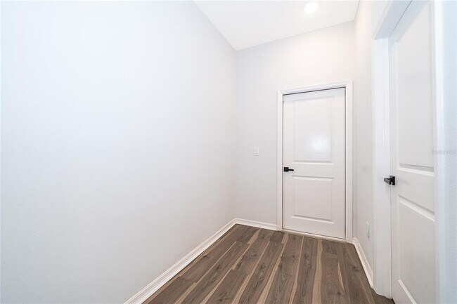 Building Photo - 1468 Grassland Ave