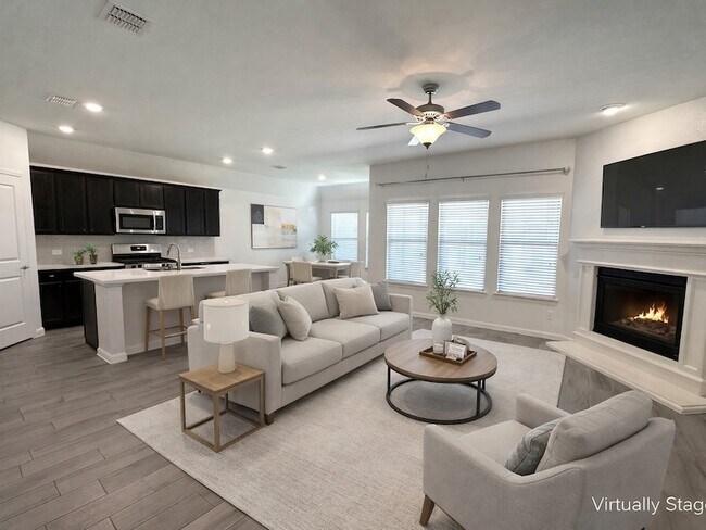 Building Photo - 1302 Deerfield Dr