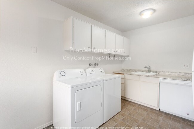 Building Photo - 3510 SE 61st Ave