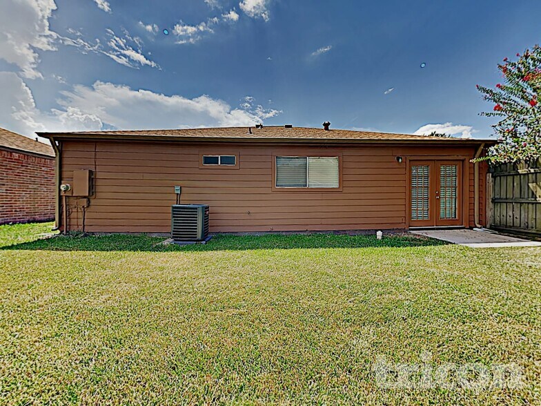 Building Photo - 6922 Clee Ln