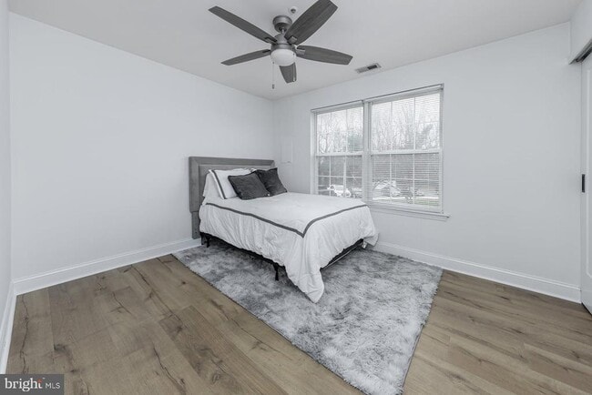 Building Photo - 56 Crestmont Dr