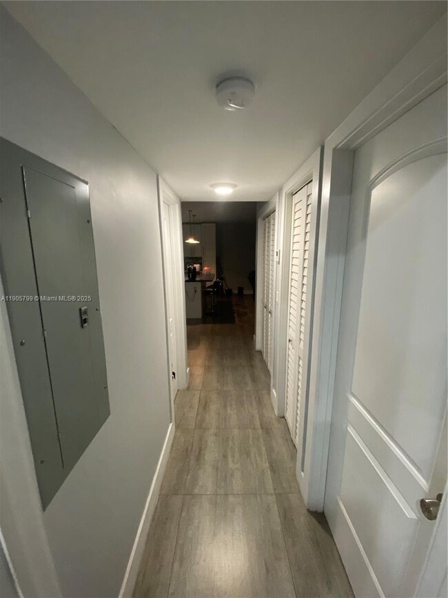 Building Photo - 8400 W Sample Rd