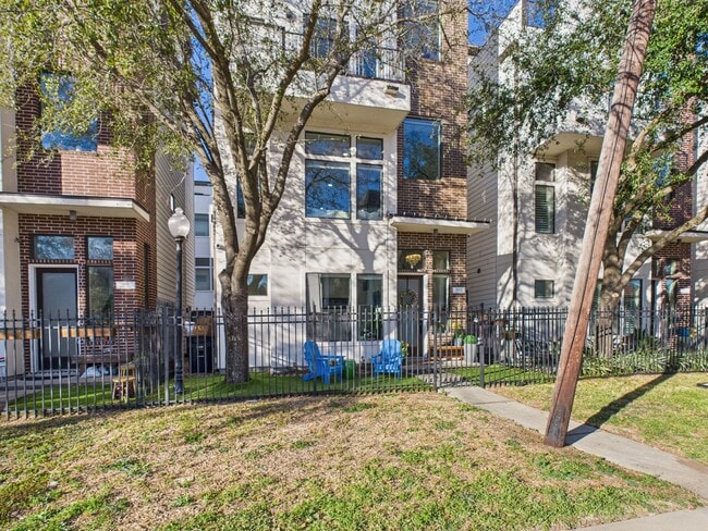 Building Photo - 1404 Spring St