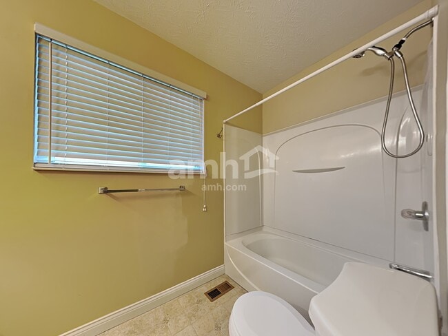 Building Photo - 10396 Lynchburg Dr