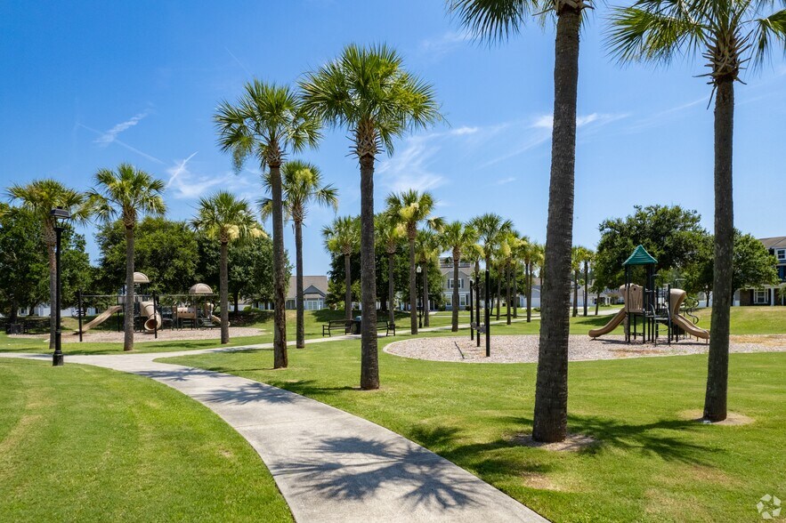 Building Photo - 106 Striker Rd