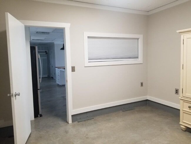 Building Photo - 6047 Wayne Memorial Dr