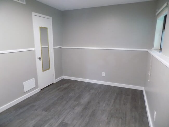 Building Photo - 115 Belmont Dr