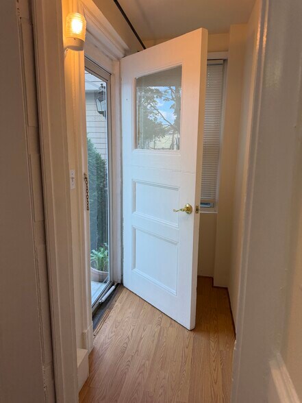 side entrance - 35 Gates Ave