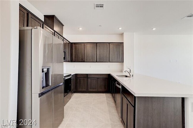 Building Photo - 5613 Steampunk St