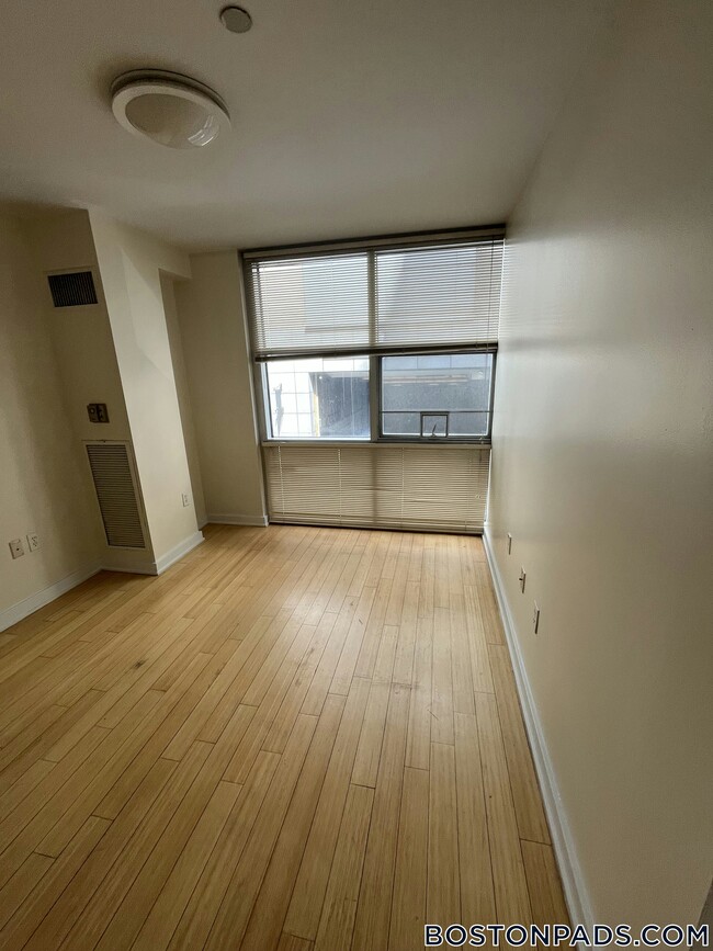 Building Photo - 40 Boylston St