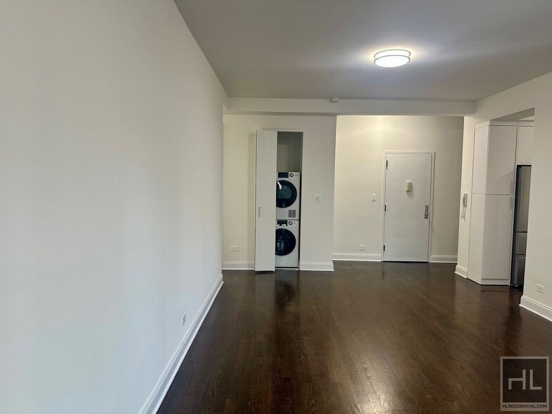 Building Photo - EAST 57 STREET