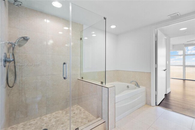 Building Photo - 50 Biscayne Blvd