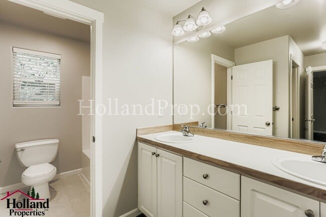 Building Photo - 4-Bedroom Home in Prime Hillsboro Location