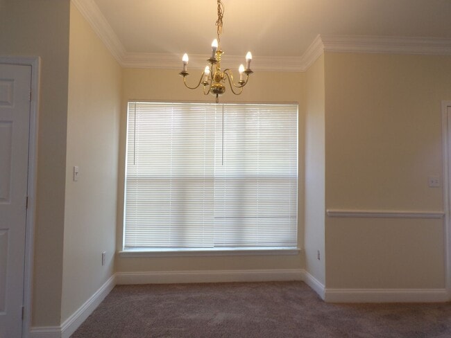 Building Photo - Odenton, 3 level twhs, end unit, Master su...