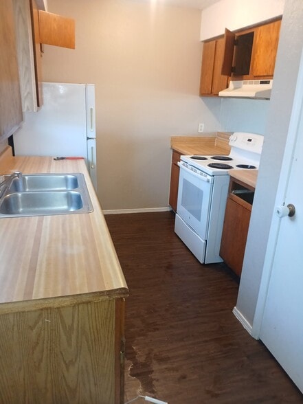 Building Photo - 4301 Yorkshire Dr