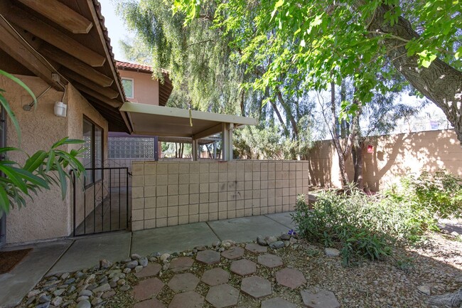 Building Photo - Two bedroom single story building with gar...