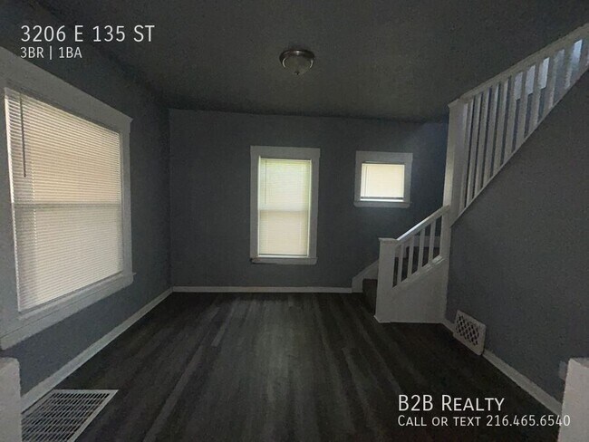 Building Photo - 3206 E 135th St