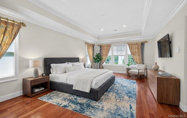 Building Photo - 702 Equestrian Way