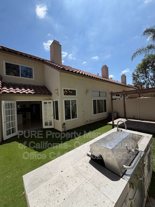 Building Photo - 25321 Vista Hermosa