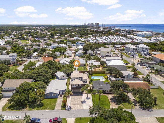 Building Photo - 407 Petrel St