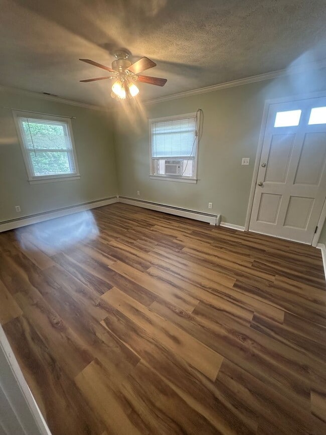 Building Photo - 3 BR 1.5 Bath brick rancher on 2 acres in Fairfield