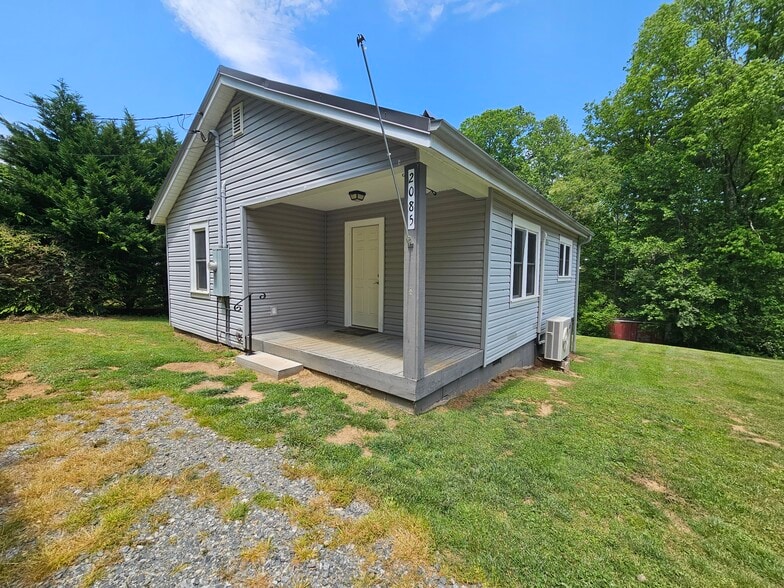 Building Photo - 2085 King Rd