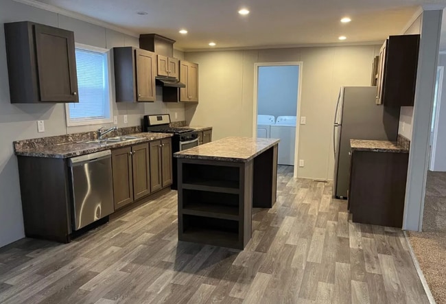 Building Photo - 9339 Starboard Dr