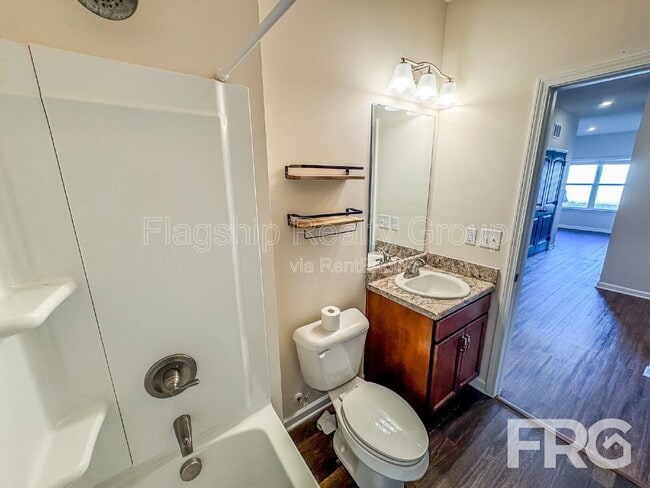 Building Photo - 202 Kenison Way