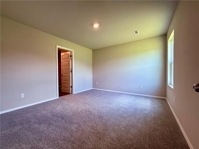 Building Photo - 2512 E Foxbury St