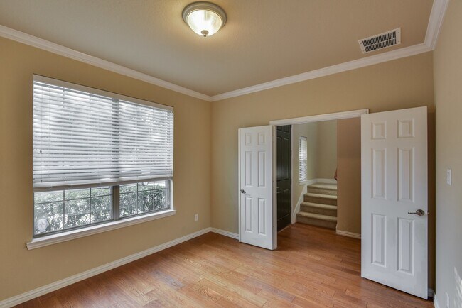 Building Photo - NICE 3 BEDROOM PATIO HOME LOCATED IN COTTONWOOD CREEK!