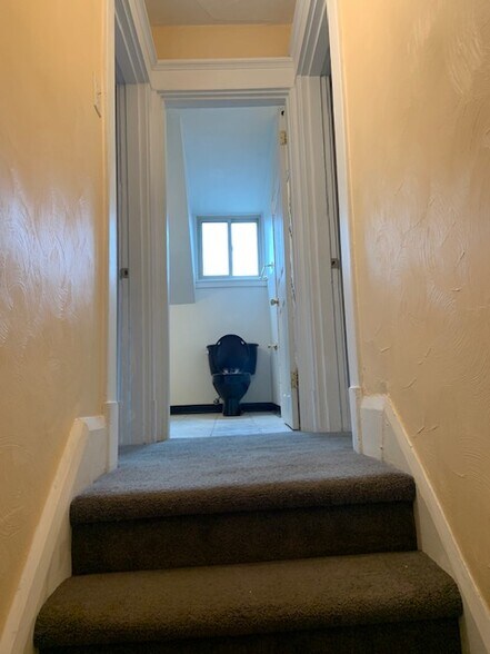 Building Photo - 5832 Phillips Ave