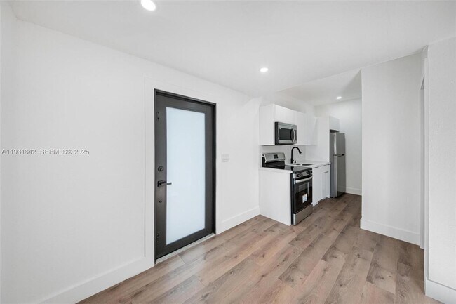 Building Photo - 6911 NW 4th Ct