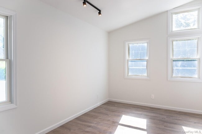 Building Photo - 43 N Midland Ave