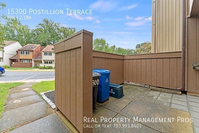 Building Photo - 15300 Postillion Terrace