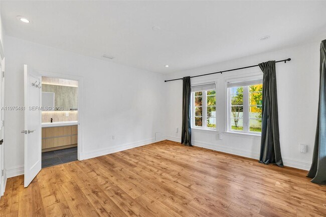 Building Photo - 113 NE 101st St