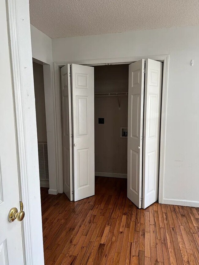 Building Photo - Charming Single Family Home in the Heart of Elizabethton