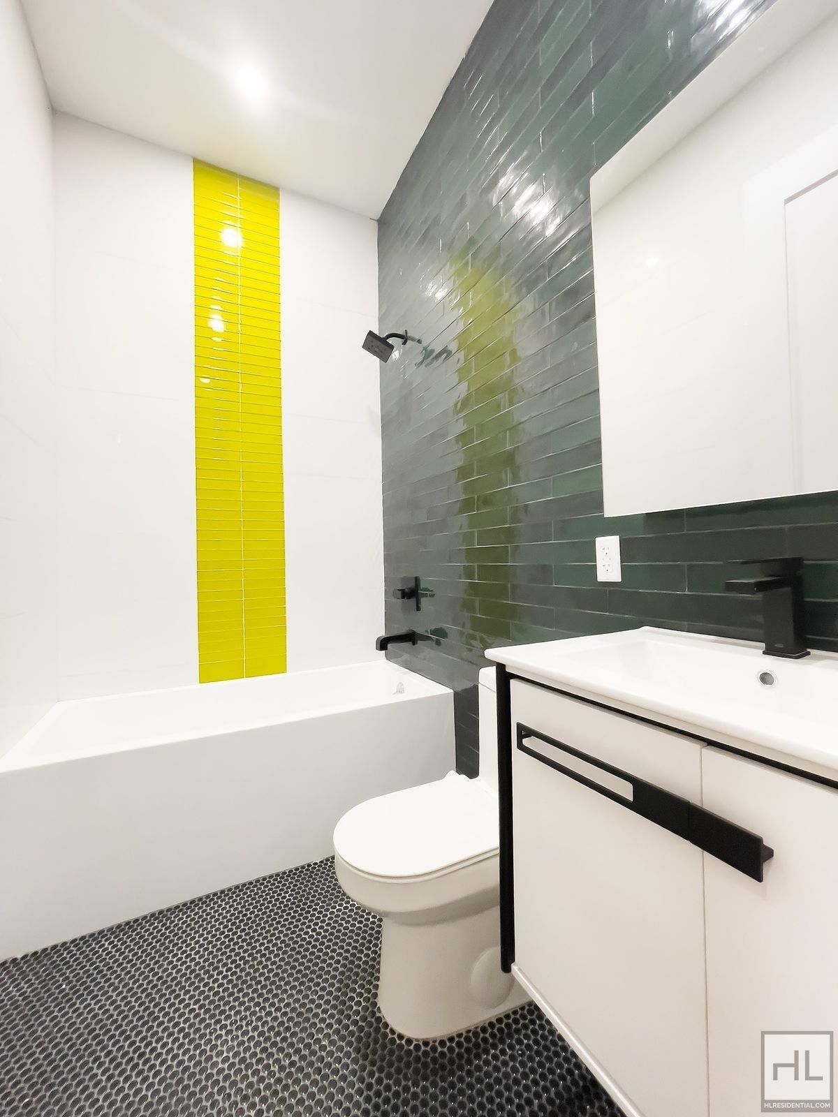 Building Photo - Amazing 4-Bed 3-Bath East Village Apartmen...