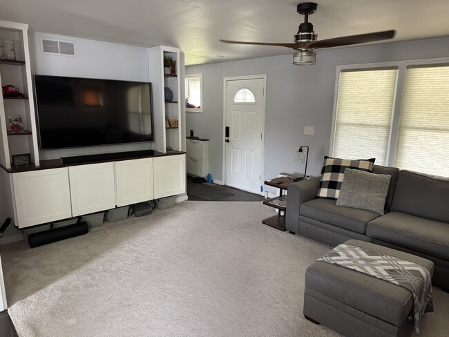 Building Photo - 1303 E Thirteen Mile Rd