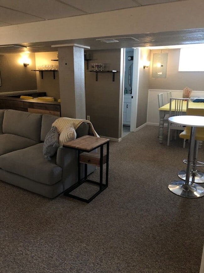 Building Photo - For Rent – Charming 2 Bed, 2 Bath Single-F...